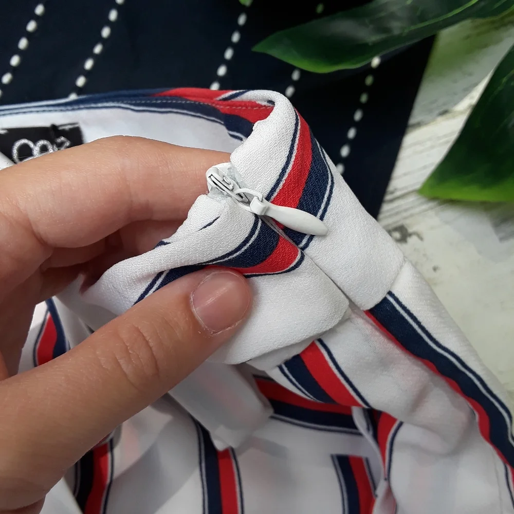 LF| One Way Mini Skirt White, Red, Blue Tie Waist Size 4 - Picture 8 of 8